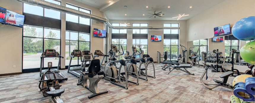 Fitness center in Sylvania apartment community